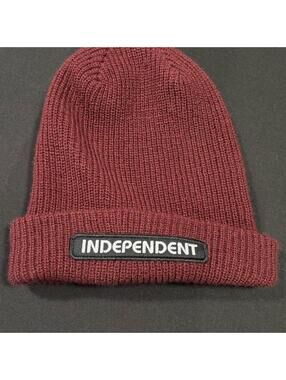 Independent burgundy knit beanie
